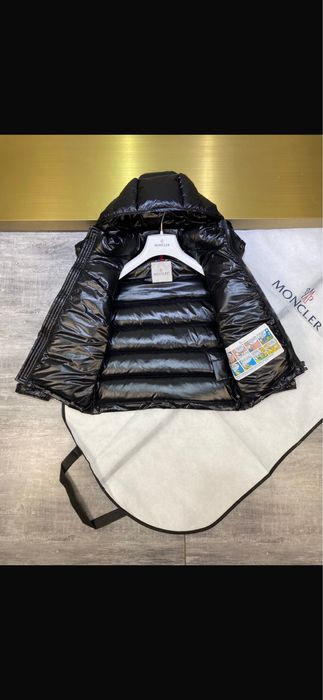 Geaca M.O.N.C.L.E.R colectie noua