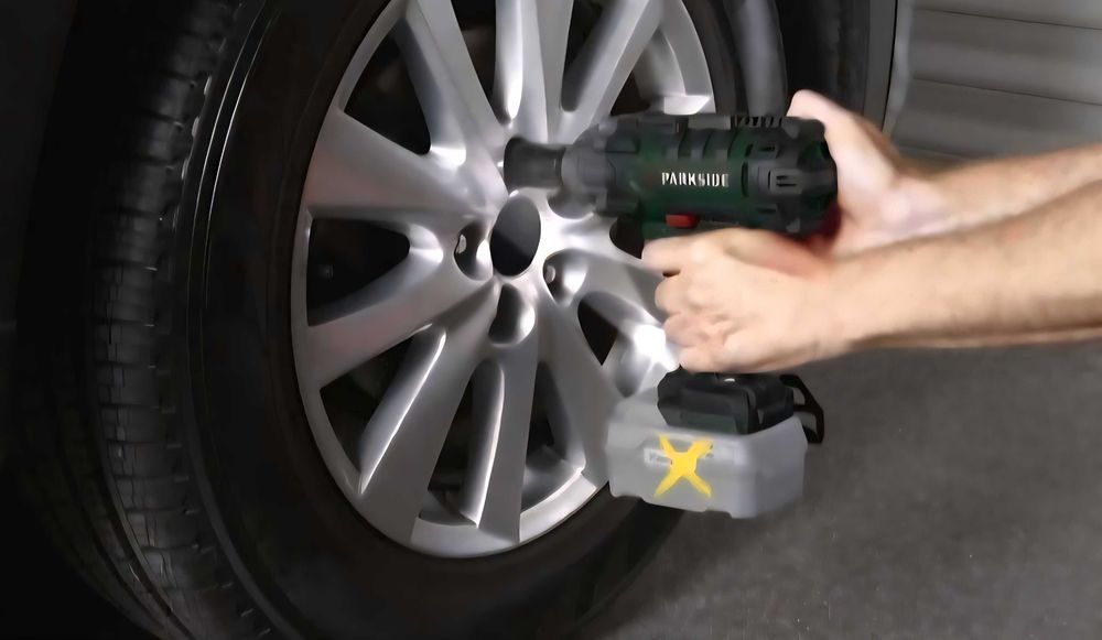 Bormasina/Autofiletanta cu impact/de roti cu acumulator   PARKSIDE