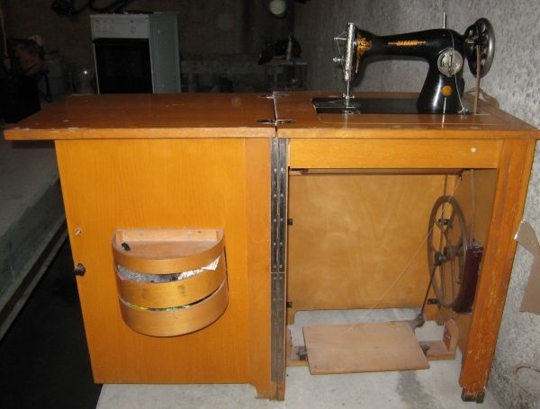 Ручная швейная машинка