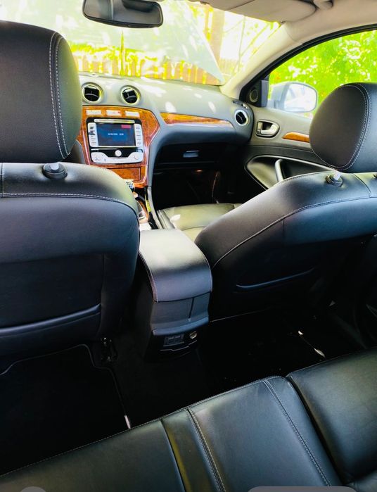 Ford mondeo ghia