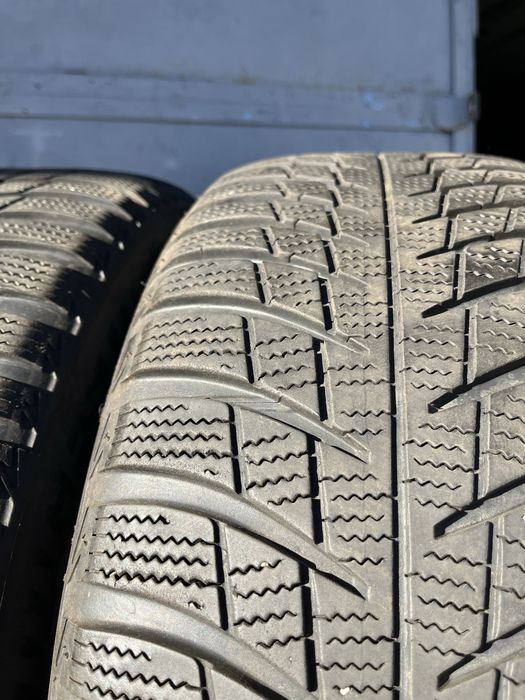 2 бр. зимни гуми 205/55/16 Bridgestone DOT 3116 4,5-5 mm
