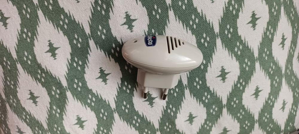 Ултразвуково устройство против комари - за контакт