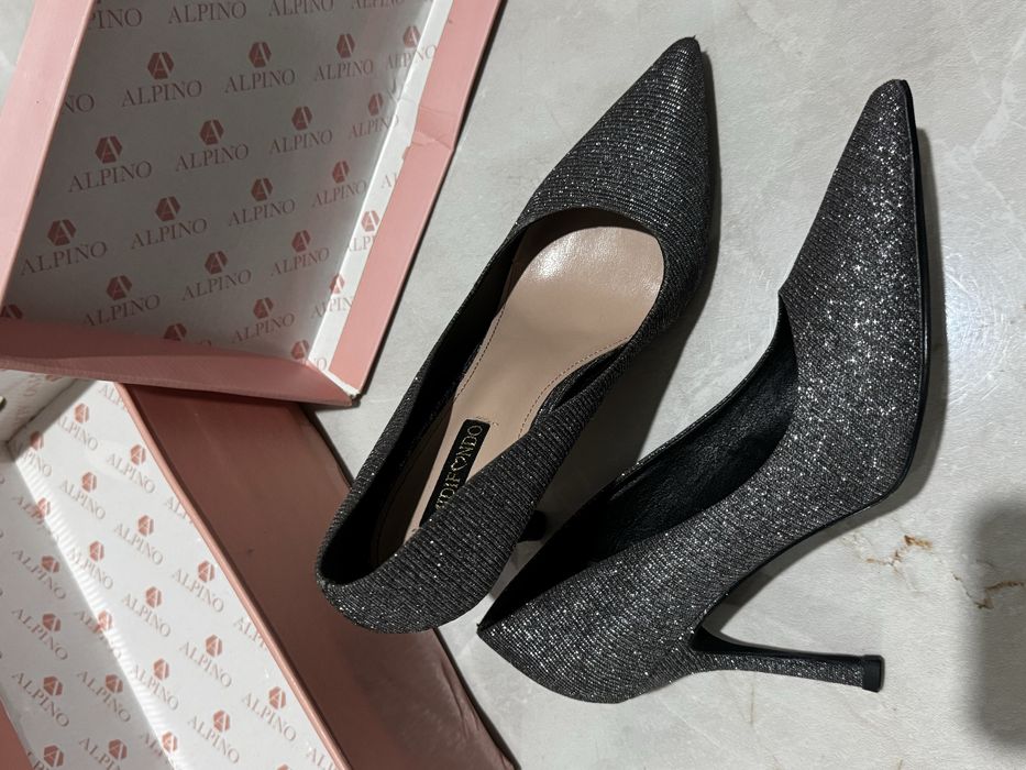 Продам обувь 38 размер  состояние отличное