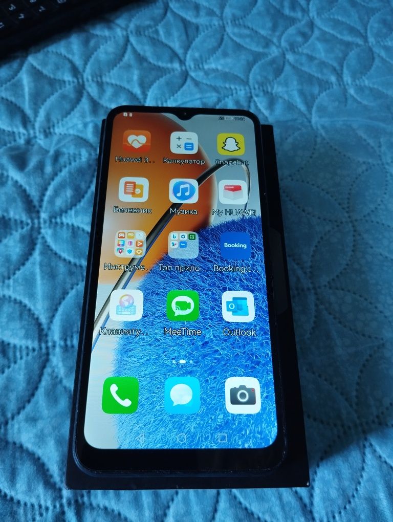 Продавам Huawei Nova Y61