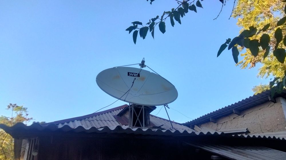 спутниковая тарелка