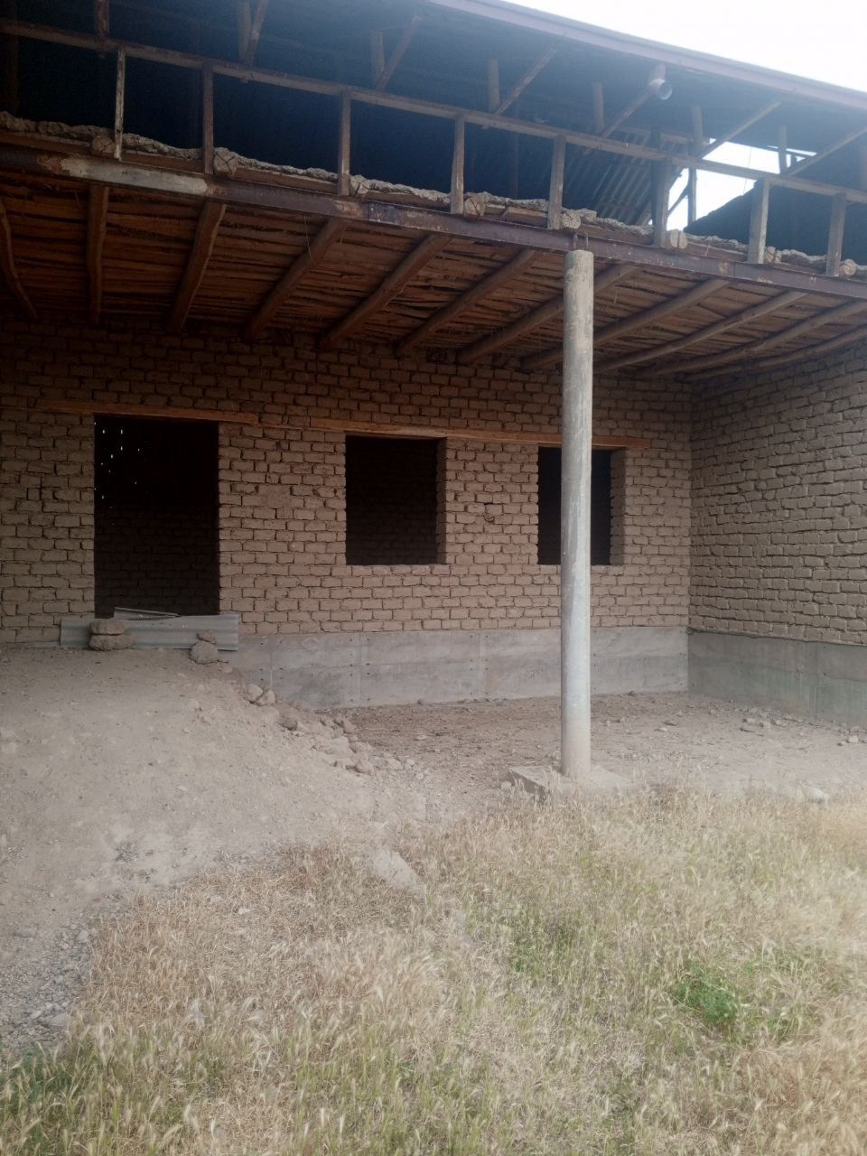 Срочно продаю коробку дом, 10 соток. М.Ф.И. Саидрасул., от кольцевой