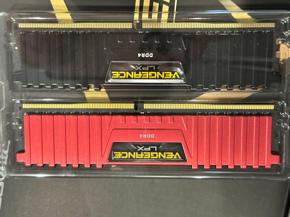 Memorii RAM Corsair Vengeance LPX DDR4 32GB (4X8GB) 3000MHz