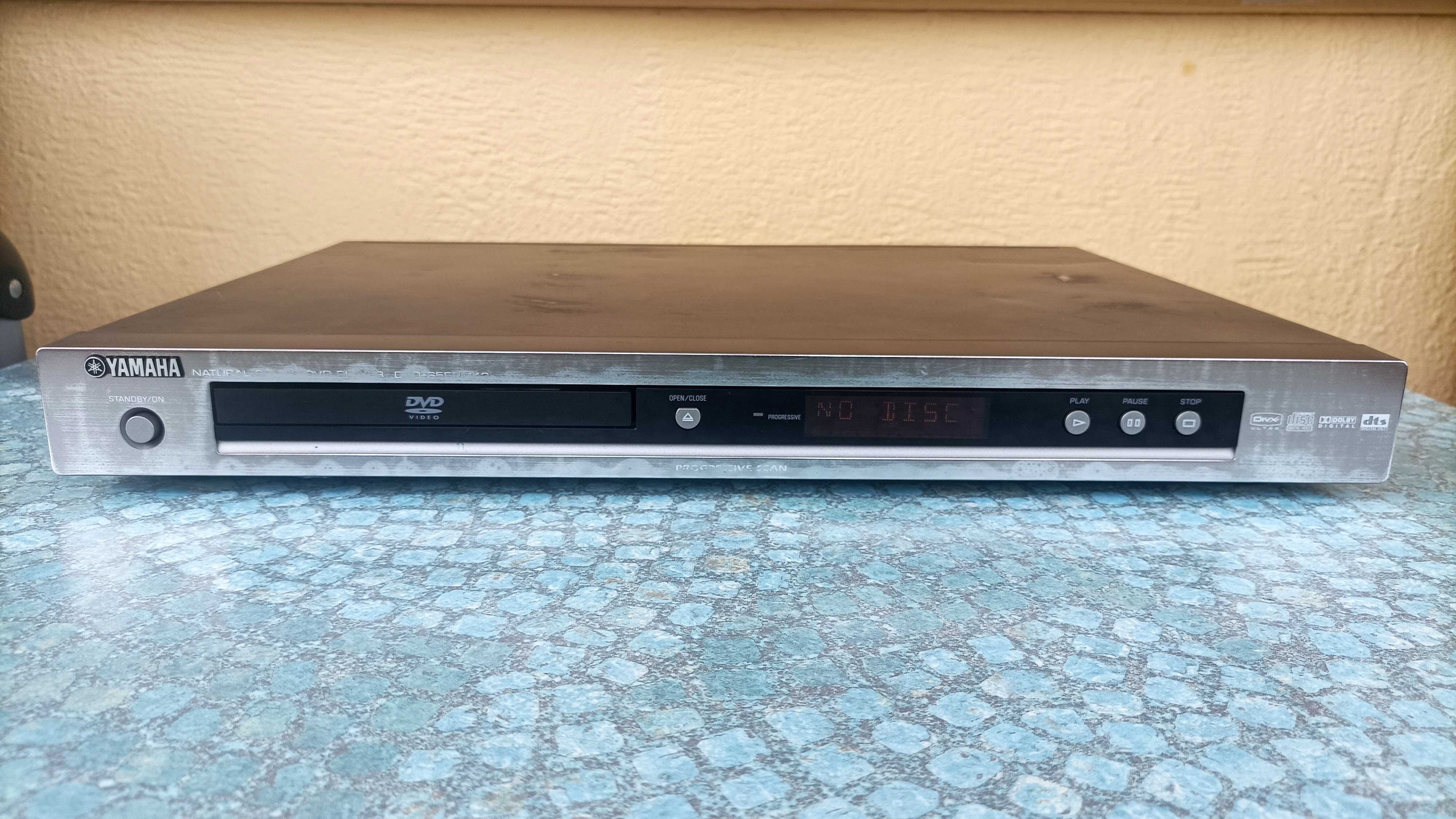 Yamaha DVD плейър