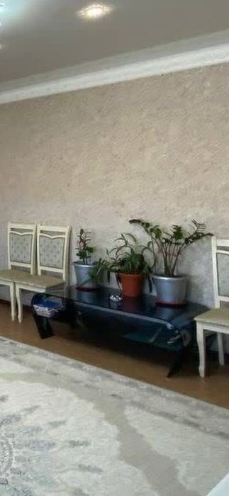 Продам стол для гостиной