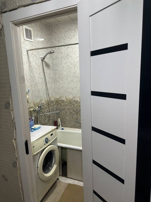 Продаётся квартира Сергели 8 2³/7/9 68кв.м, балкон 2×6, лифтовая 12 кв