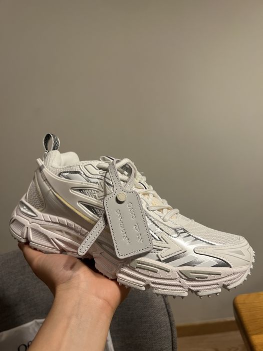 Off white be right back