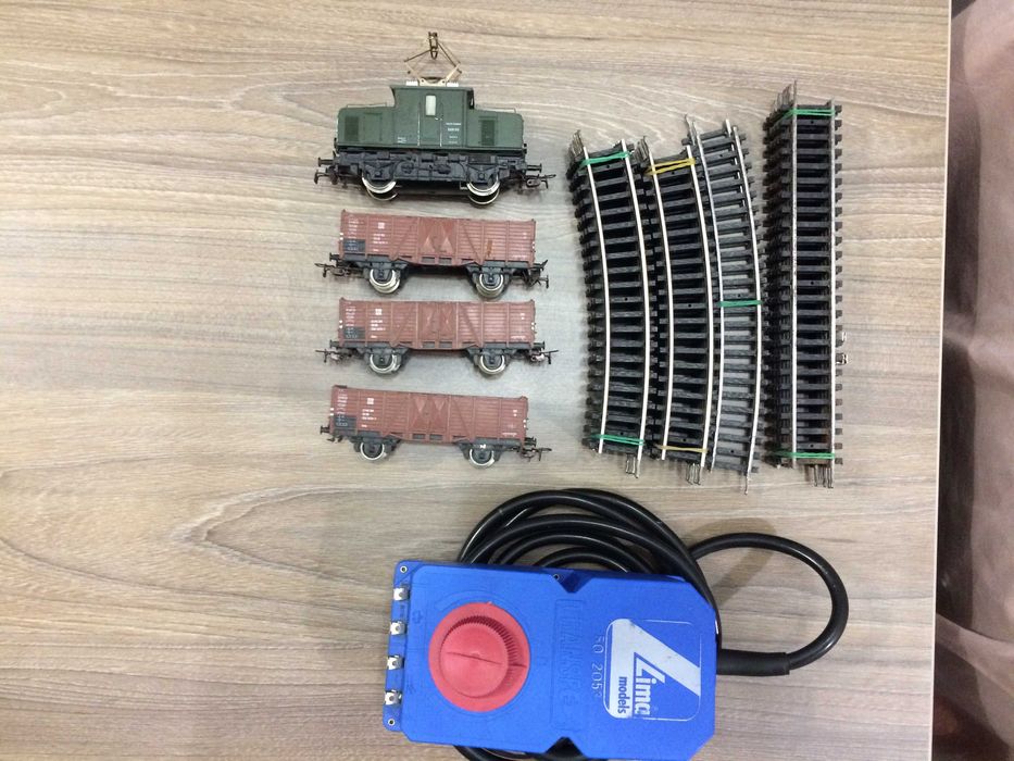 Комплект електрическо влакче в мащаб НО /16.5 mm/ Piko + захранване.