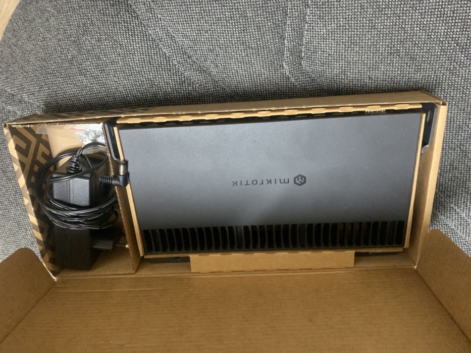 Продам микротик rb4011.