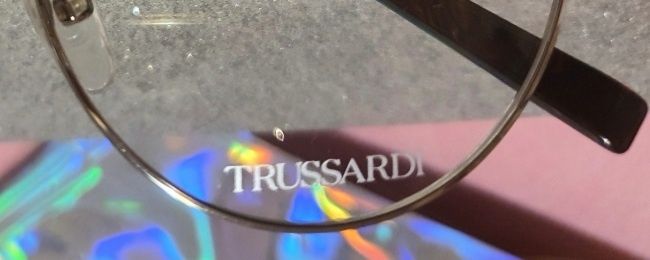 Rama ochelari cat eyes  noua de la Trussardi