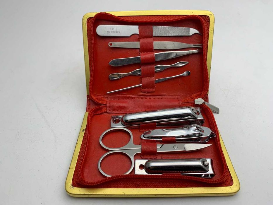 Несесер за маникюр