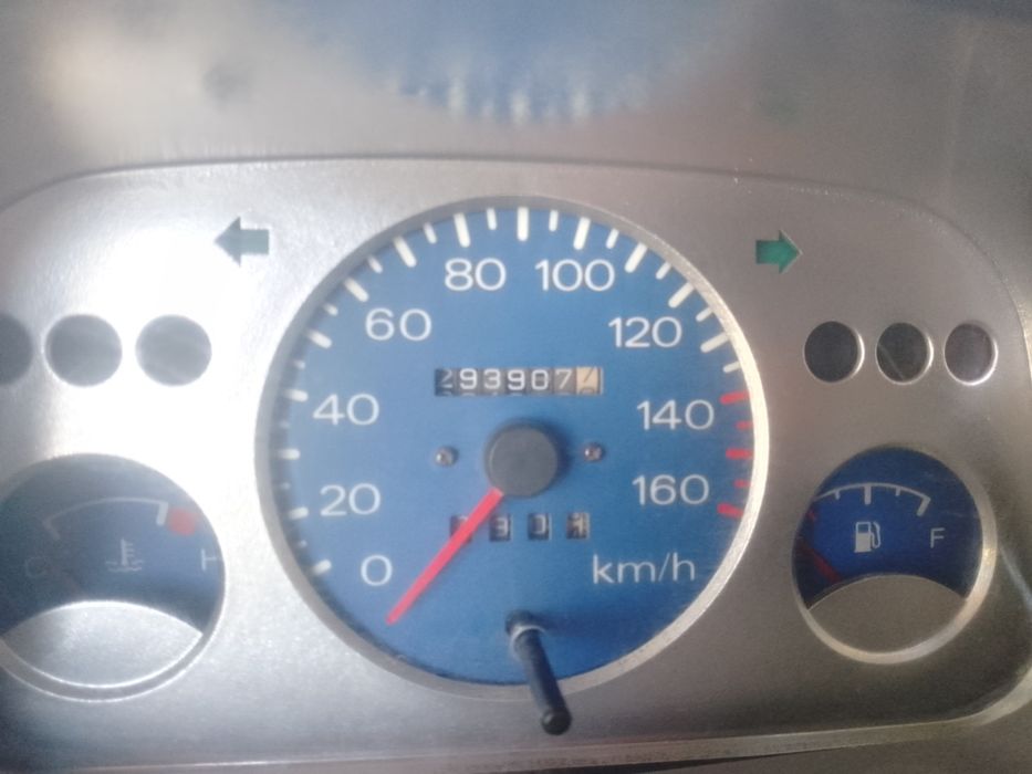 Продётся автомобил DAEVOO TIKO год 2001  газ бензин