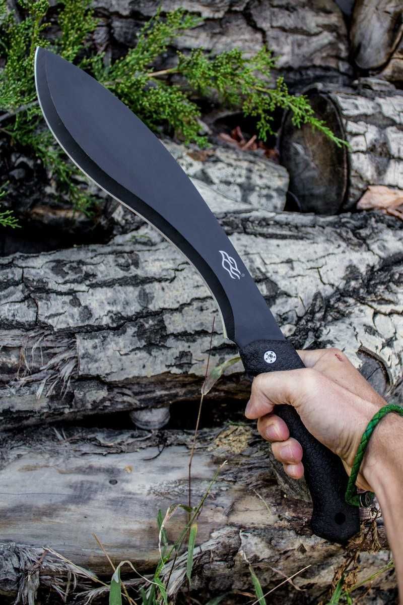 Мачете GANZO F804 носене на на гръб или рамо