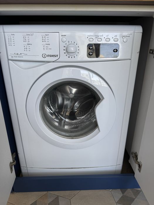 Masina de spalat rufe slim Indesit IWSNE61253