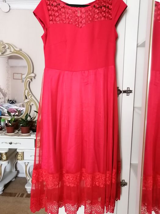 платья в идеальном состоянии