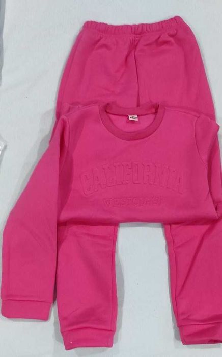 Розов, ватиран комплект за момиче с ръст 140 см