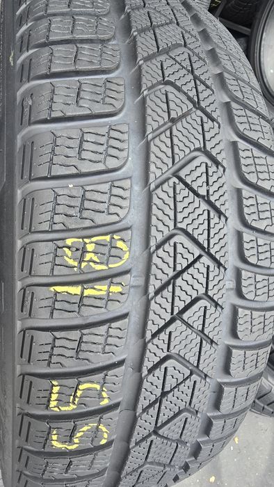 2 anvelope iarnă Pirelli 225/55/18 dot 2023