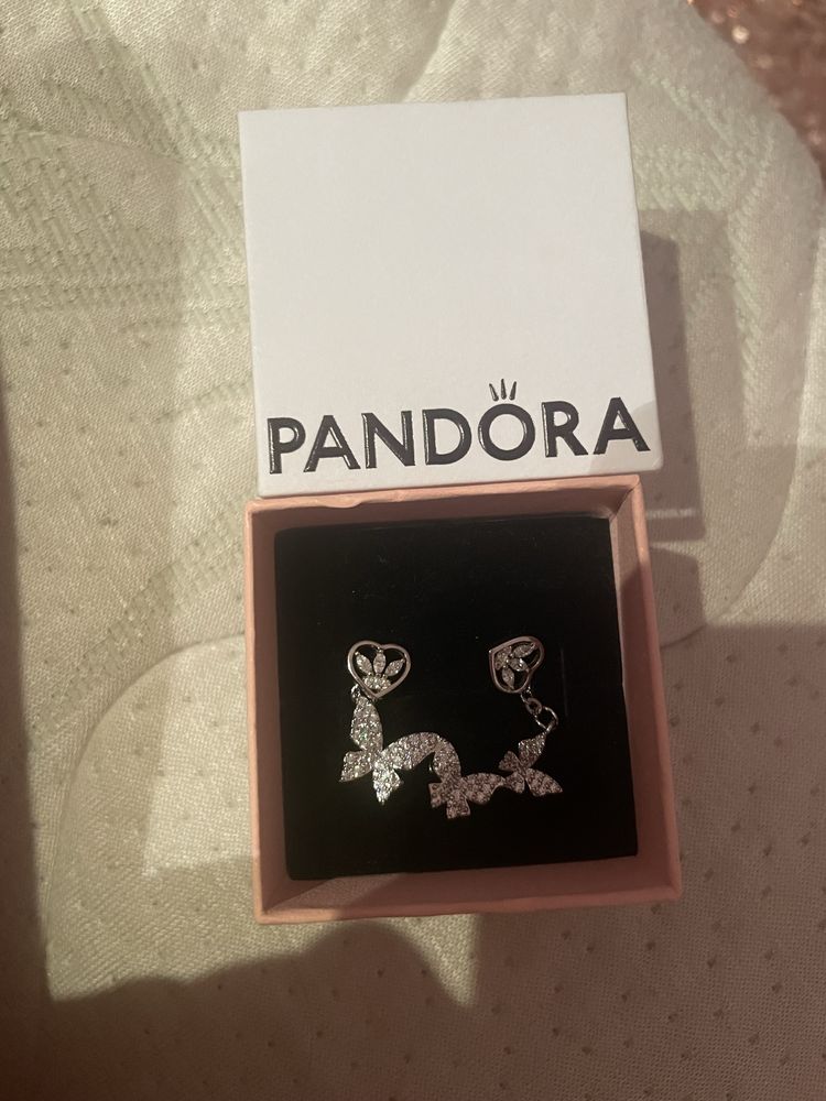 Комплект нови обеци и гернан на pandora