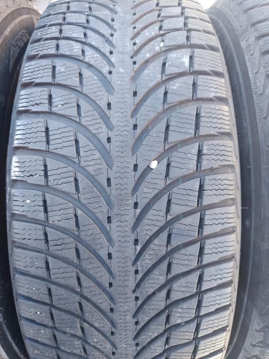 235/65/17 4броя Michelin Latitude Alpin.Гумите са в много добро състоя