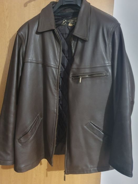 Haina de piele culoare maro