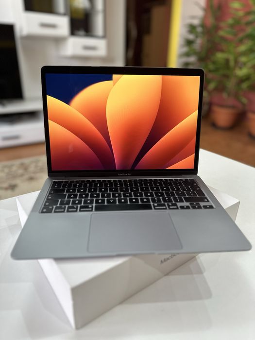 Laptop Apple MacBook Air M1 Space Gray / 256GB / 8GB