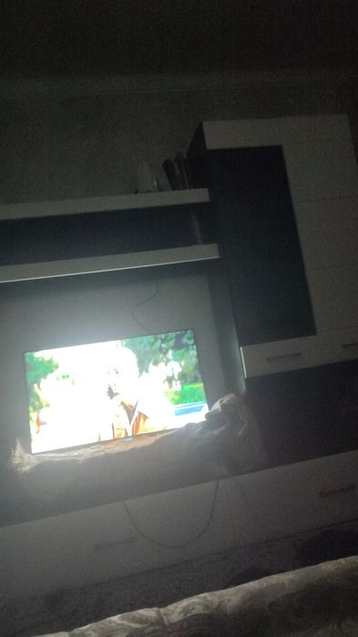 Продам телевизор Смарт тв 109 диагональ