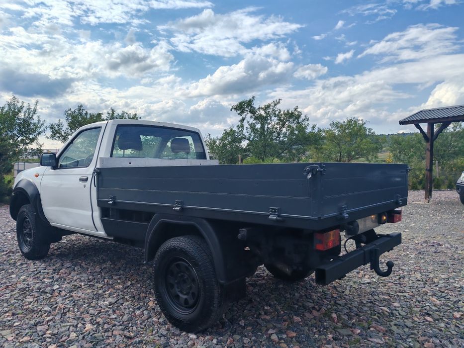 Nissan Navara 4x4 2004 bena lunga 240x175 cm
