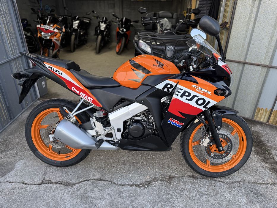 Honda CBR 125 R JC50 A1-16 ani (MotoBuz)-RATE FARA AVANS-GARANTIE
