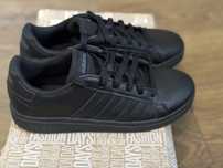 Маратонки. Adidas