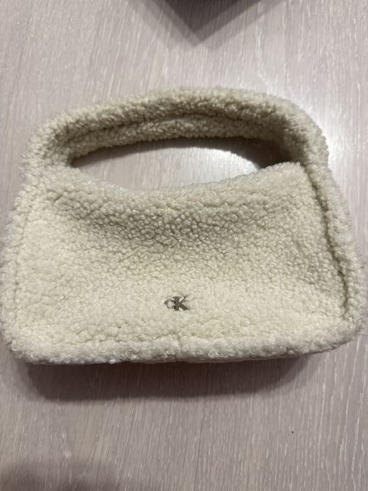 Чисто нова mini оригинална чанта на Calvin Klein