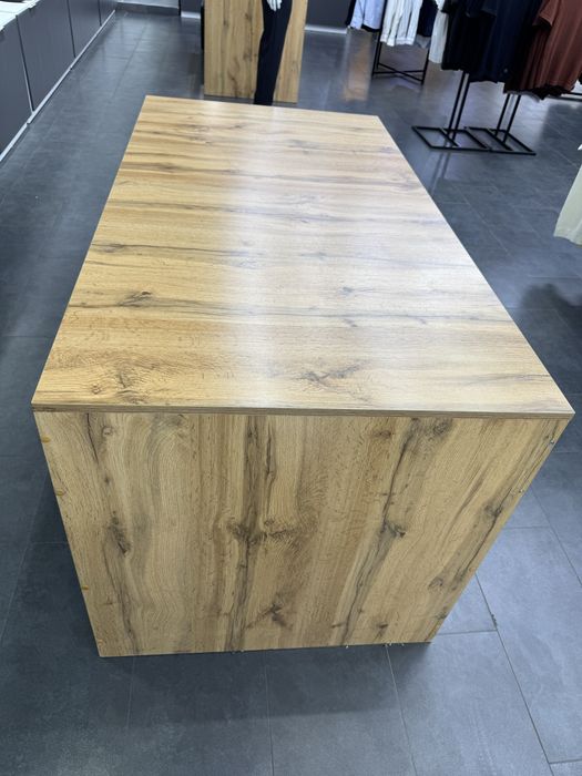 Продаётся стильный стол из ДСП 2 штук