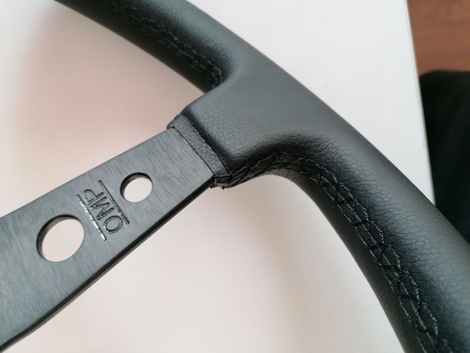 Волан кожен спортен ОМП черен 35см OMP