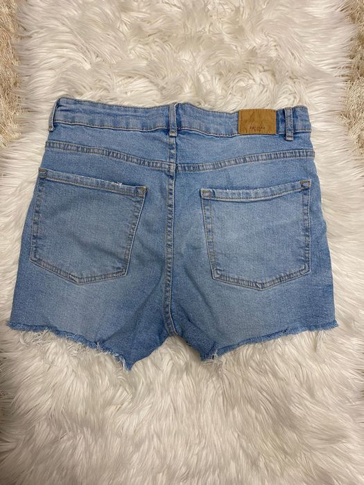 Pantaloni scurți blugi Bershka