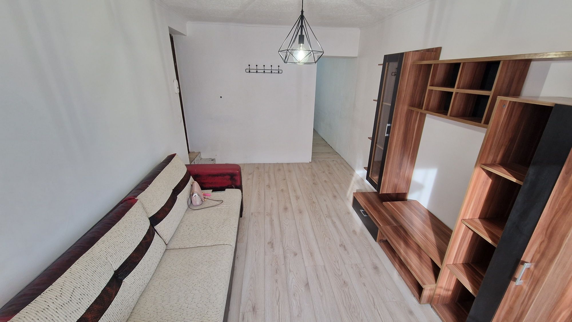 Apartament parter strada Stejarului Floresti