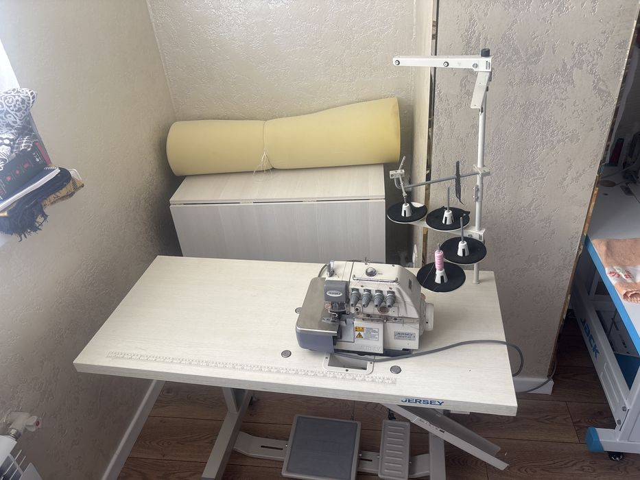 Оверлок сатылады