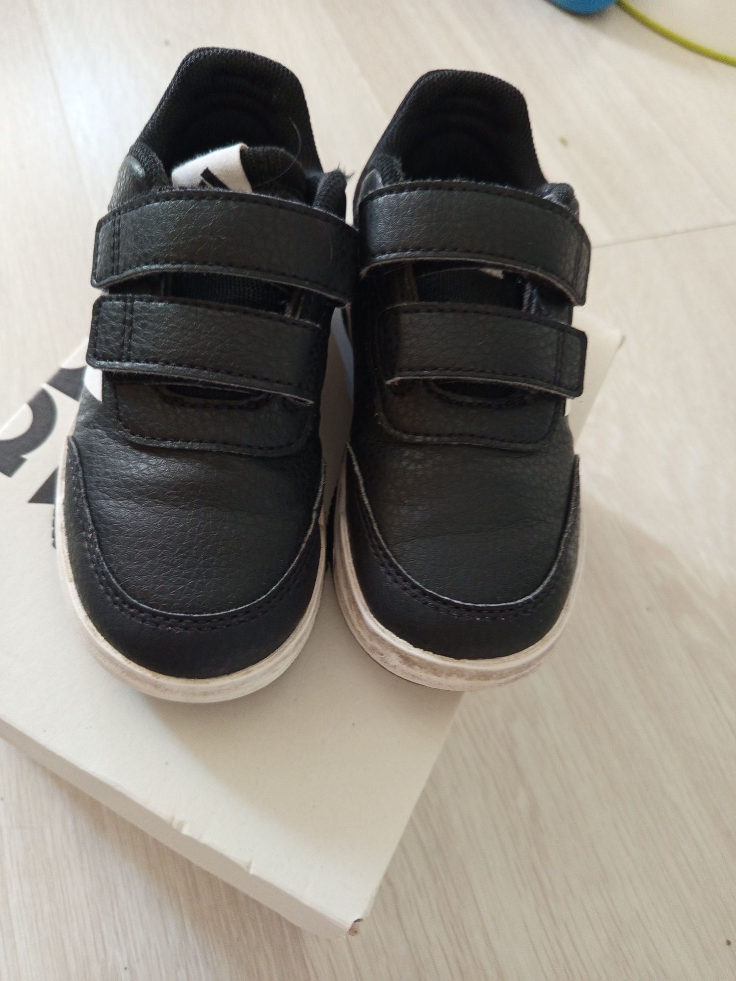 Детски кожени маратонки Adidas 25 1/2