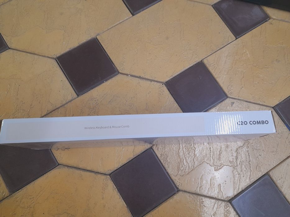 Yangi ishlatilmagan klaviatura