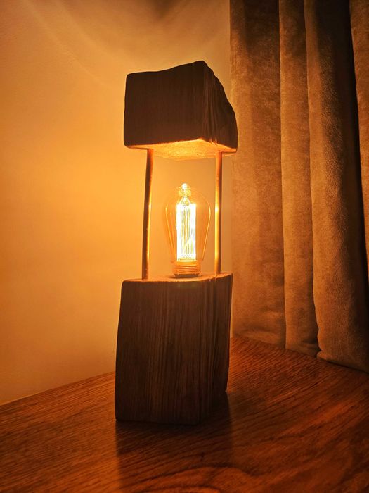 Lampă birou decorativă din lemn masiv de stejar cu bec Edison vintage