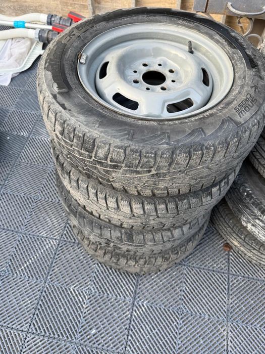 Шины с дисками комплект