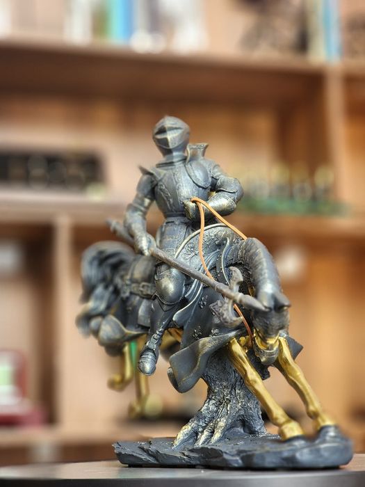 Американская ретро скульптура римская рыцаря из  керамика