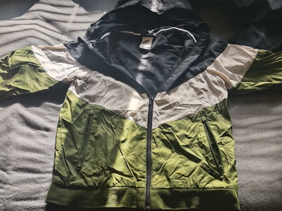 Преходно яке с качулка