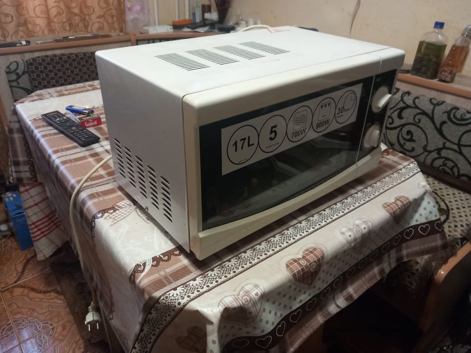 Vand cuptor cu microunde ALASKA in stare buna