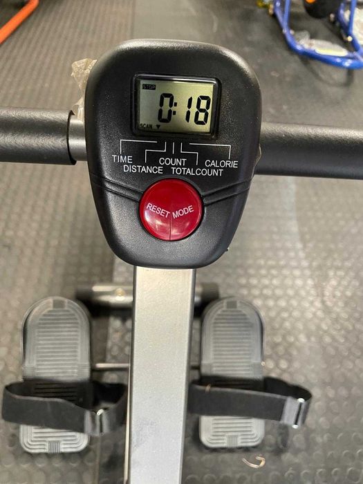 Aparat vaslit (rowing)