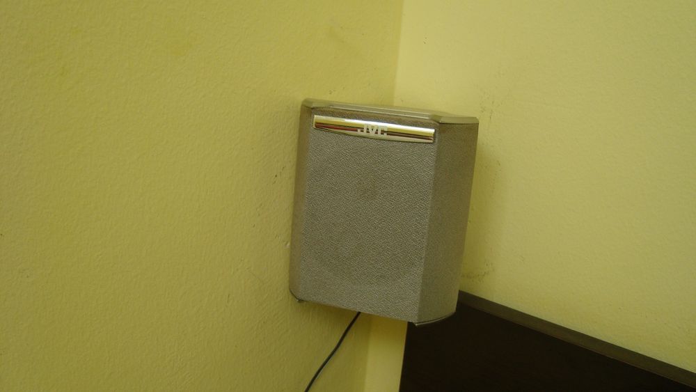 Продавам ДВД  ресийвър JVC TH S3