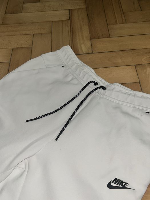 pantaloni de tech albi