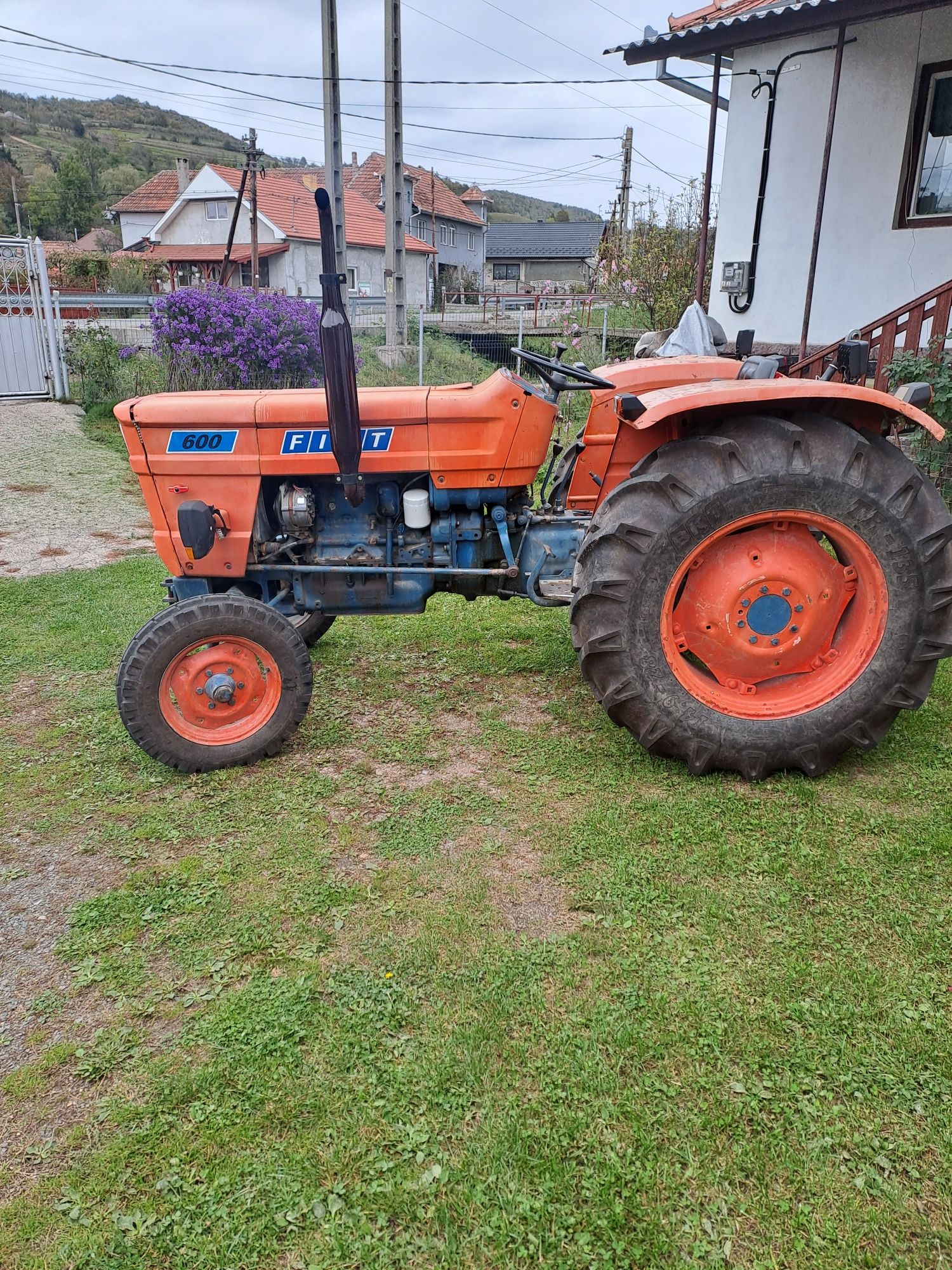 Tractor fiat 600